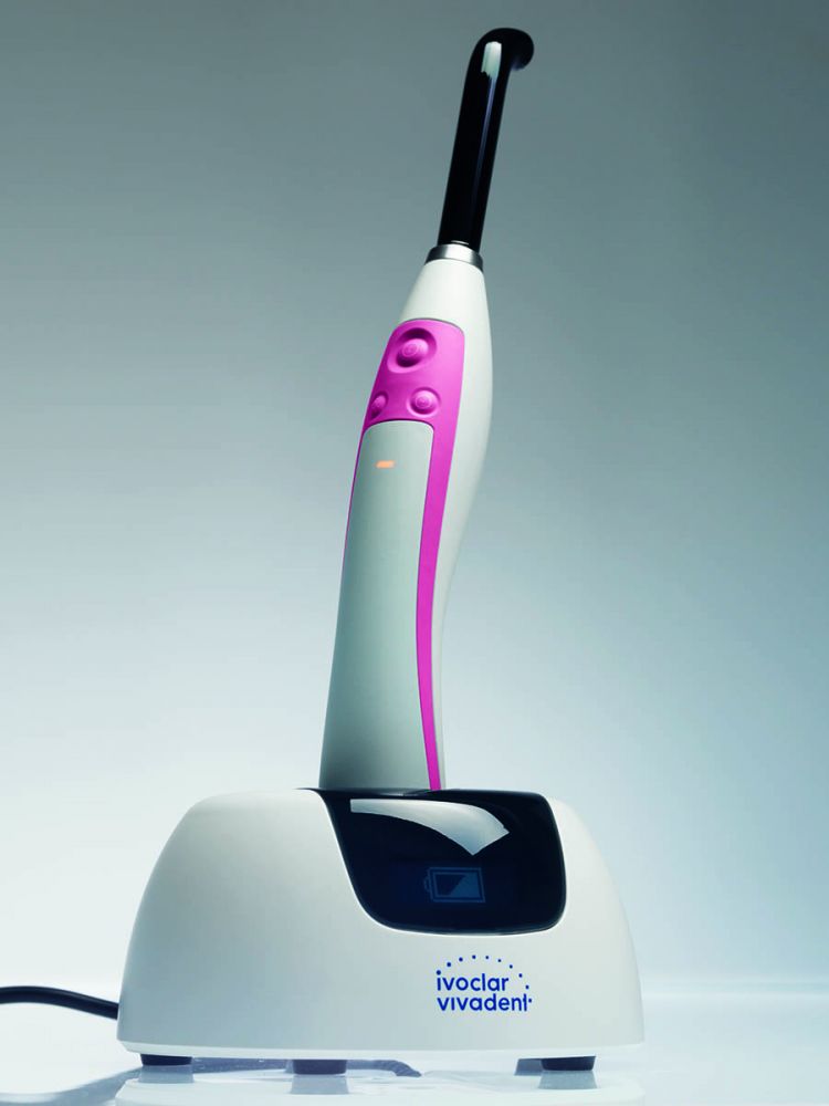 Bluephase® G4 Pink Curing Light with Radiometer 100-240V thumbnail 4